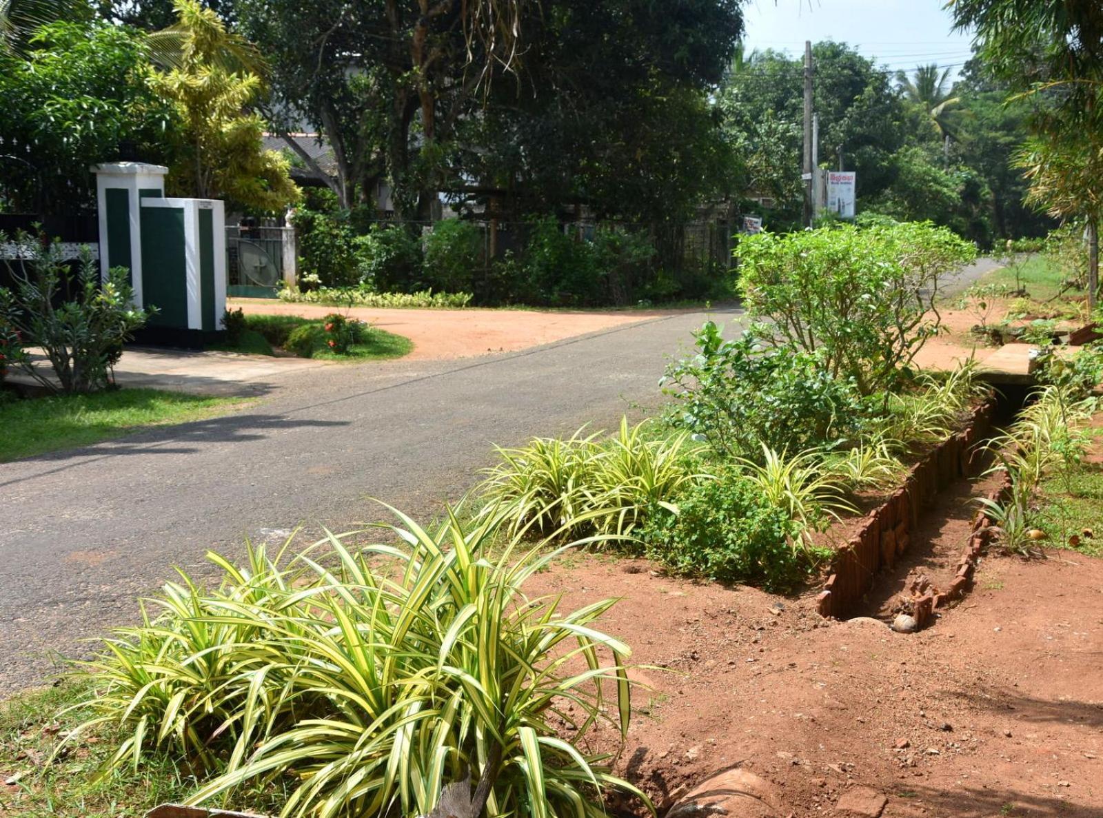 Kulassa Homes Anuradhapura Esterno foto