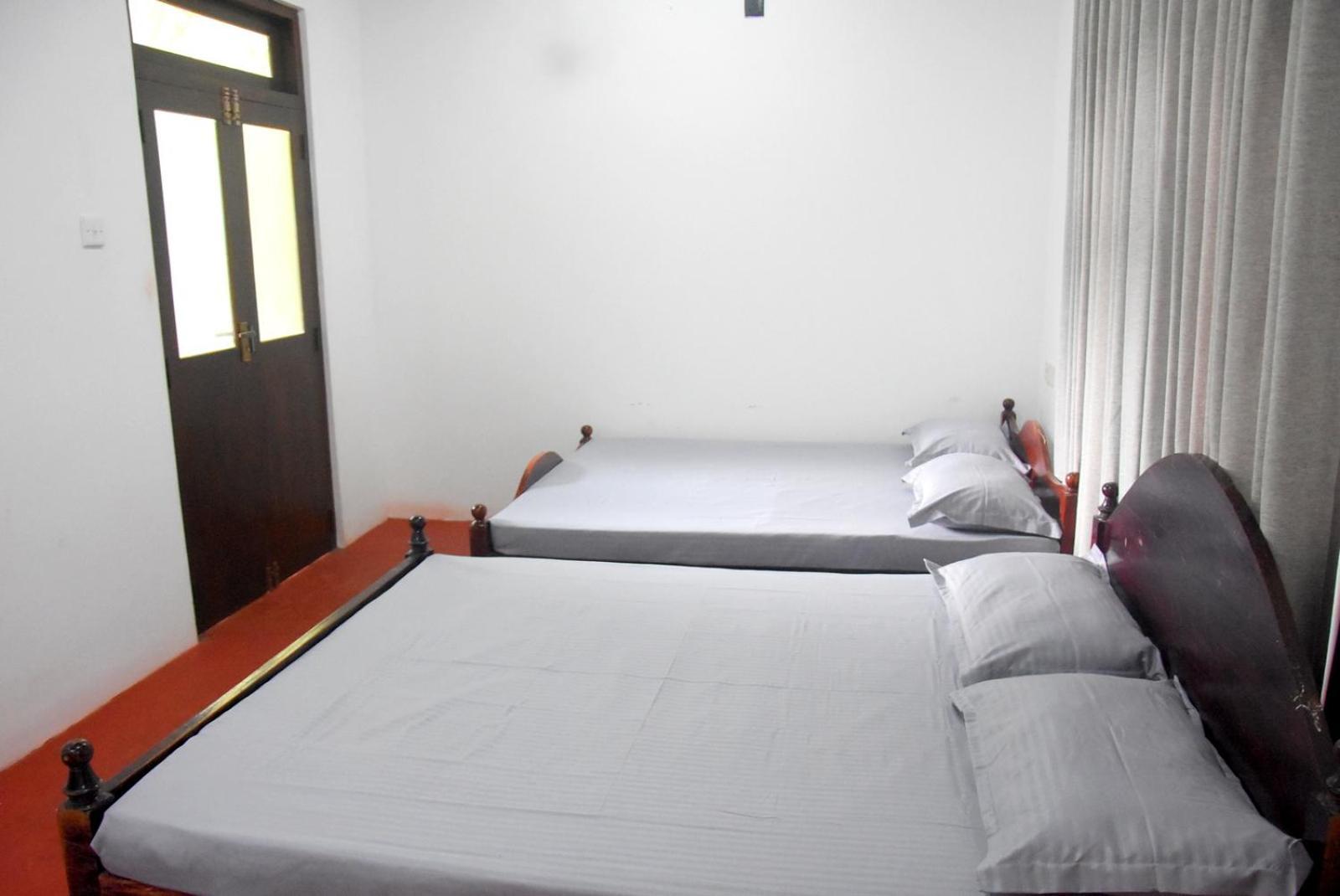 Kulassa Homes Anuradhapura Esterno foto
